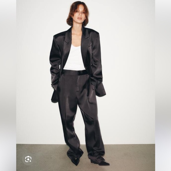 Zara Jackets & Blazers - NWT ZARA 2pc set VIRAL SATIN BLAZER size XS , S and M
🚨firm price no discount